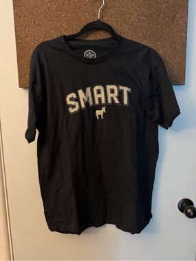 Dom “Smart” Black Tee